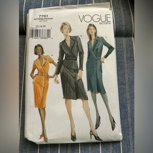 Vogue Sewing Pattern 7761 Semi-Fitted Wrap A-Line Dress & Belt Size 12,24,16 New